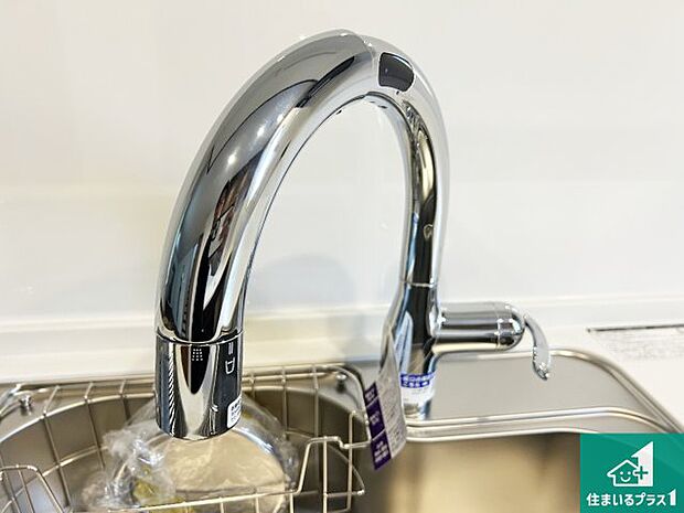 【キッチン水栓】浄水器を内蔵！炊飯時、お茶を作る時に安心してお水を使えます！お湯と冷水、浄水と原水、シャワーの切替えもワンタッチです！ 