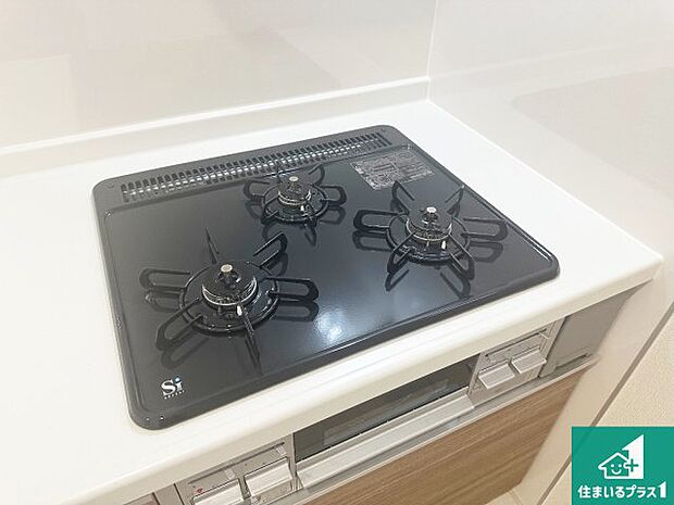 【コンロ】ダブル高火力Siセンサー付きコンロ!3口あるので、まとめて料理をする時も大活躍!