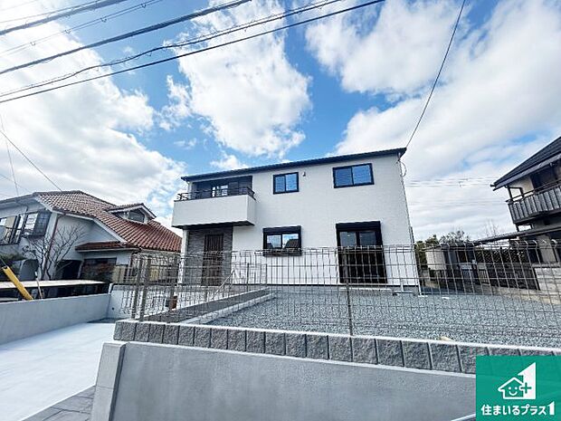 【外観】安心の10年保証！外観を美しく保ち、雨水で汚れを落とします！気になることがありましたら、お気軽にお問い合わせください！