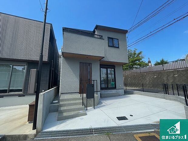 【外観】安心の10年保証!外観を美しく保ち、雨水で汚れを落とします!気になることがありましたら、お気軽にお問い合わせください!