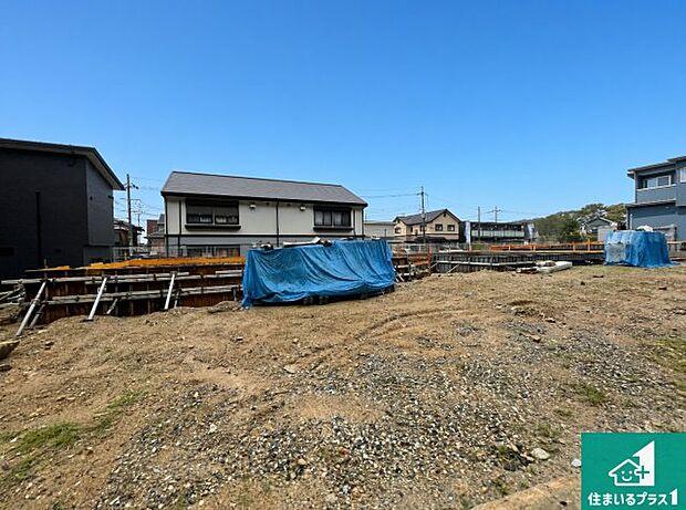 【外観】周辺は落ち着いた街並みの住宅地!子育てがしやすい住環境です!まだ未完成ですが、現地でしかわからない事もございます。是非一度ご覧ください。