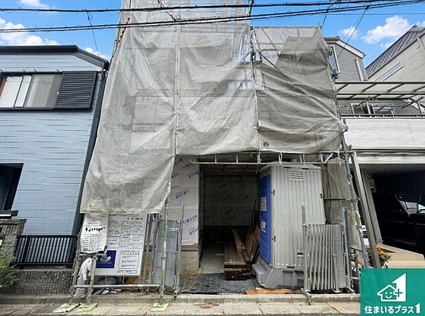 【外観】周辺は落ち着いた街並みの住宅地!子育てがしやすい住環境です!まだ未完成ですが、現地でしかわからない事もございます。是非一度ご覧ください。