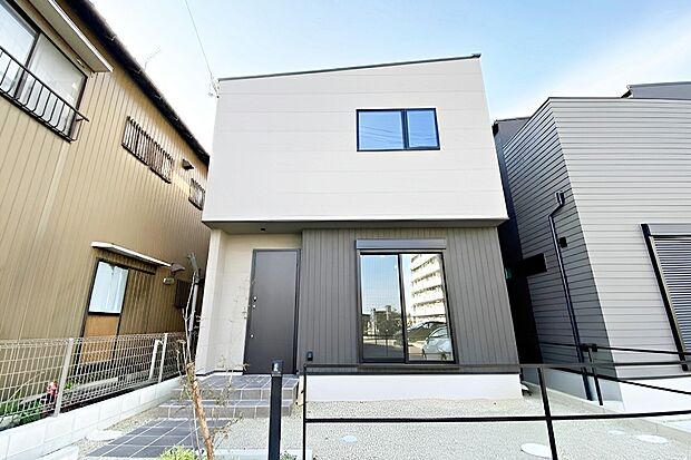 【■Photo/5号地外観■】当日のご案内も承っております。まずは見るだけ・サクッと10分見学も大歓迎です！お気軽にお問い合わせください！