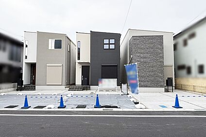 【Photo/（右から1号地）外観】