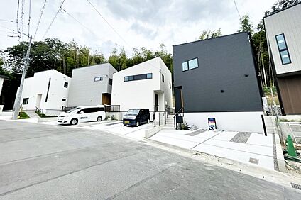 ■Photo/(右から)5号地、6号地、7号地外観■