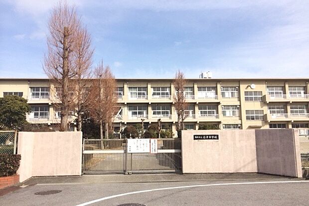 岩津中学校