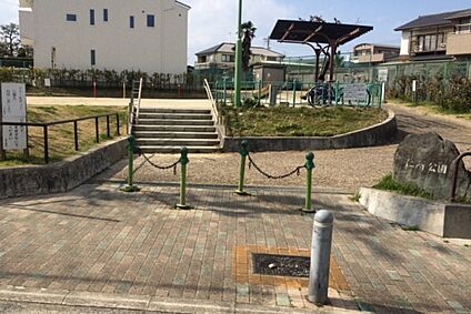 仁所公園 約750～765ｍ(徒歩10分)