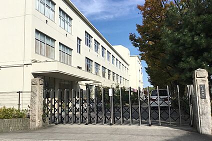 刈谷南中学校 約2,000～2,025ｍ(徒歩25～26分)