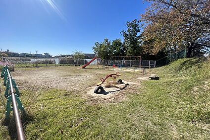 平池ちびっこ広場 1000ｍ(自転車4分)