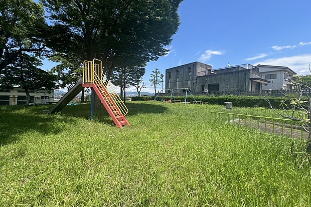 上島公園 （約100m）