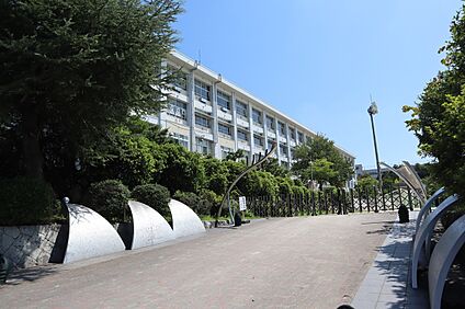 美里中学校 650m(徒歩9分)
