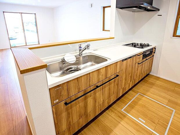 【キッチン】【2号地キッチン】壁の油汚れや水ハネもサッとキレイなホーロークリーンキッチンパネルを採用☆