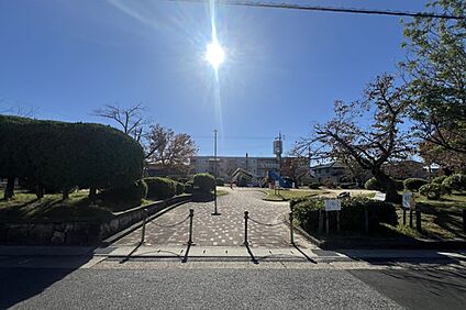 富が丘公園 500ｍ(徒歩7分)