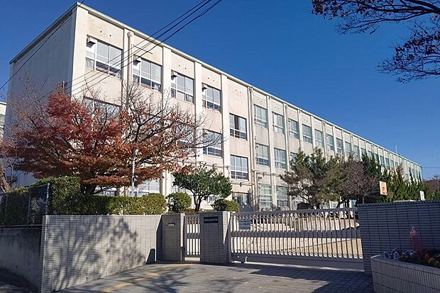 高針台中学校(約350m)