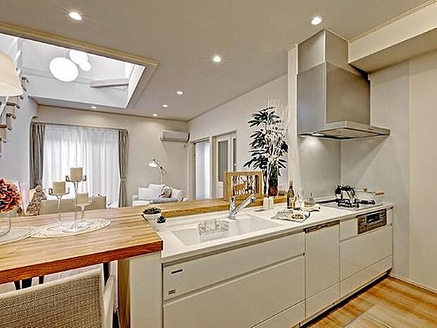 【 モデルハウス写真】当社施工例
家事の時間が楽しくなるカウンターキッチン♪