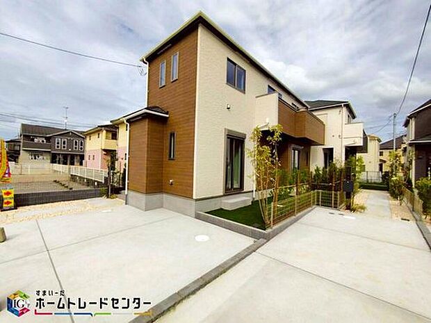 美しい緑と良好な住環境が守られてきたこの街に、新築戸建てが誕生致しました。穏やかな空気の流れる落ち着いた住環境です。ぜひ、現地へ足をお運びいただき実際の環境・陽当たりをご確認下さいませ♪