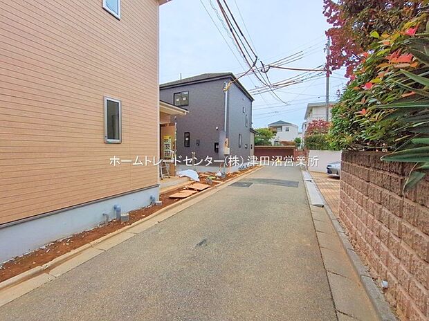 毎日のお散歩も快適な緑に恵まれた閑静な住宅地は、伸び伸びスローライフを叶えてくれます。自然豊富な季節の移ろいを身近に感じられる環境で子育てすれば、お子様もきっと素直に成長してくれるはずです！