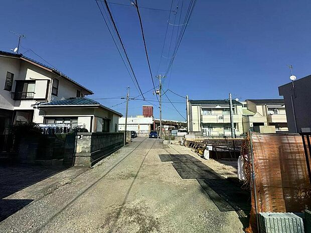 毎日のお散歩も快適な緑に恵まれた閑静な住宅地は、伸び伸びスローライフを叶えてくれます。自然豊富な季節の移ろいを身近に感じられる環境で子育てすれば、お子様もきっと素直に成長してくれるはずです！