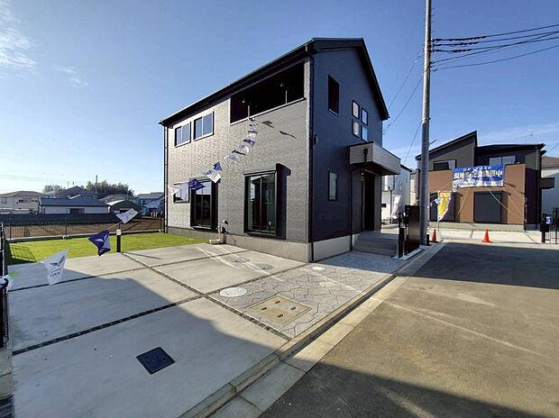 毎日のお散歩も快適な緑に恵まれた閑静な住宅地は、伸び伸びスローライフを叶えてくれます。自然豊富な季節の移ろいを身近に感じられる環境で子育てすれば、お子様もきっと素直に成長してくれるはずです！