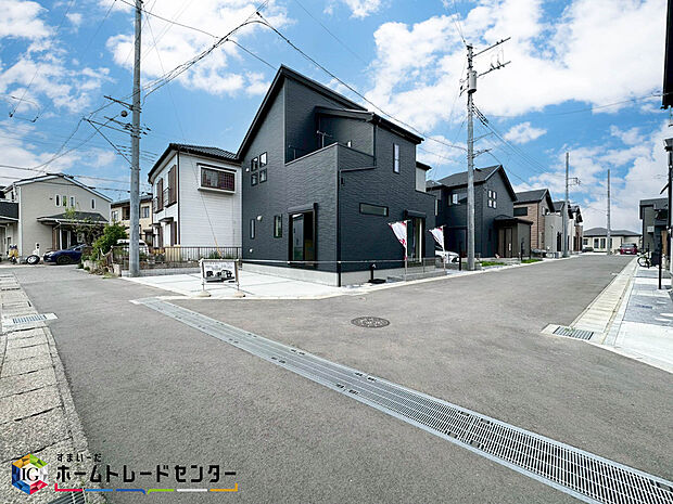 一戸建ての大きなメリットは、「自分の土地」を自由に使えること。好きなペットが飼えるほか、ガーデニングやＤＩＹ、車やバイクの手入れなど様々な趣味を楽しめます♪