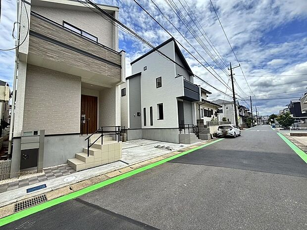 この風景が暮らしの一部に。毎日がイキイキと笑顔溢れる暮らしの始まりです♪ぜひ一度この見晴らしを体感してみませんか♪ご都合の良い時　自由に外観ご覧になれます。ご内見ご希望の際はぜひお気軽にご連絡下さい♪
