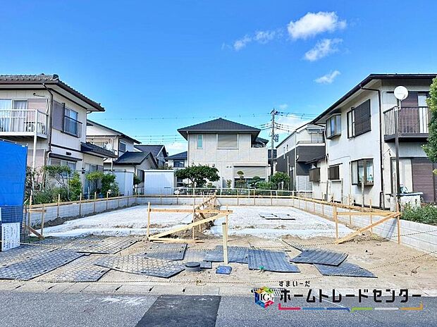 美しい緑と良好な住環境が守られてきたこの街に、新築戸建てが誕生致しました。穏やかな空気の流れる落ち着いた住環境です。ぜひ、現地へ足をお運びいただき実際の環境・陽当たりをご確認下さいませ♪