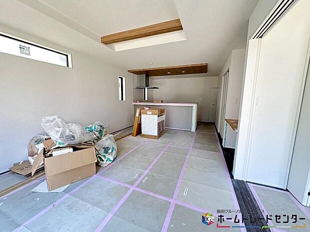 家族みんなが揃う場所だからこそ一番に陽当たりを考慮し明るくゆったりとくつろげる場所として設計しております。