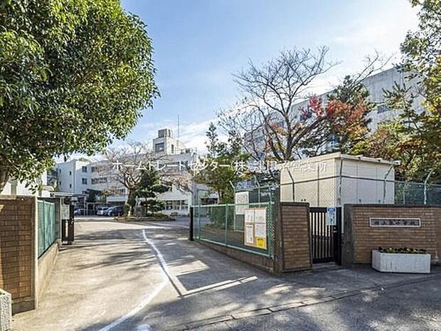 八千代市立村上東小学校（約1,800m）