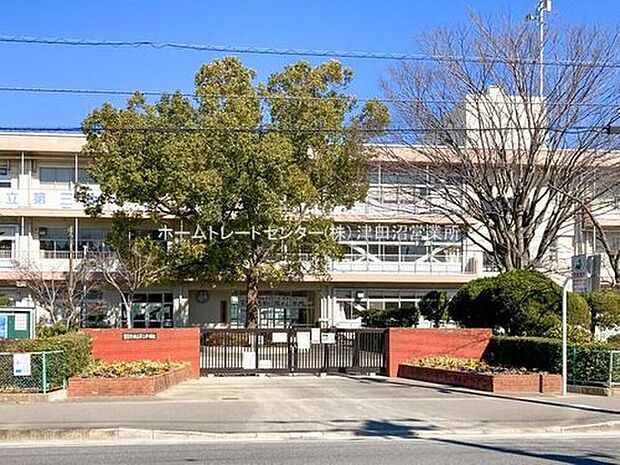習志野市立第三中学校(約950m)