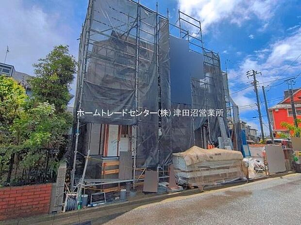 【現地外観写真】当物件のご案内につきましては、営業スタッフが丁寧に御対応します♪休日、お仕事帰りなど、ご都合に合わせていつでもご案内いたします♪周辺環境と併せて、実際に現地をご確認ください♪