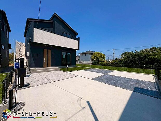 【現地外観写真】美しい緑と良好な住環境が守られてきたこの街に、新築戸建てが誕生致しました。穏やかな空気の流れる落ち着いた住環境です。ぜひ、現地へ足をお運びいただき実際の環境・陽当たりをご確認下さいませ♪