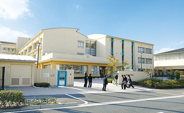 茨木市立彩都西中学校