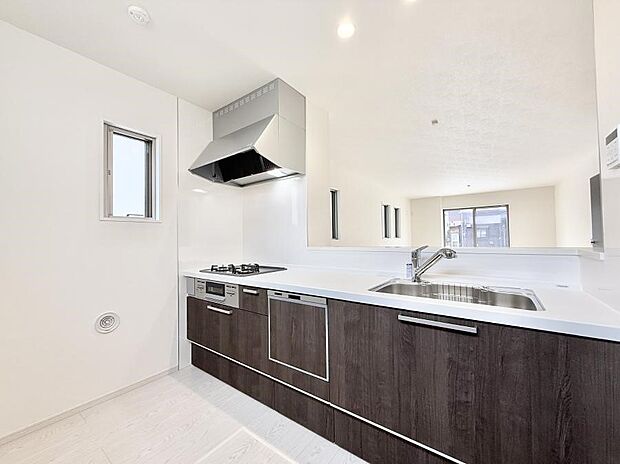 ■シンプルで美しく心地よい時間を生むキッチン空間