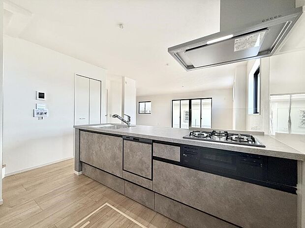 ■家族の絆を深める、温もりのあるキッチン