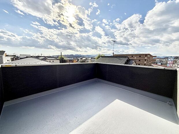 ■ 季節の移ろいを感じられる開放的な空間です