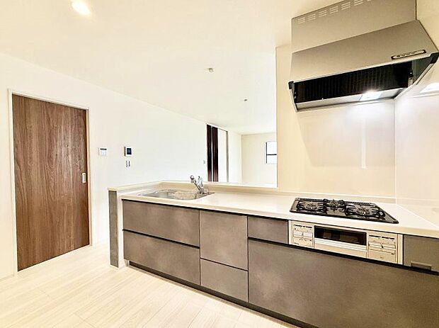 ■シンプルで機能的、毎日使いやすいキッチン