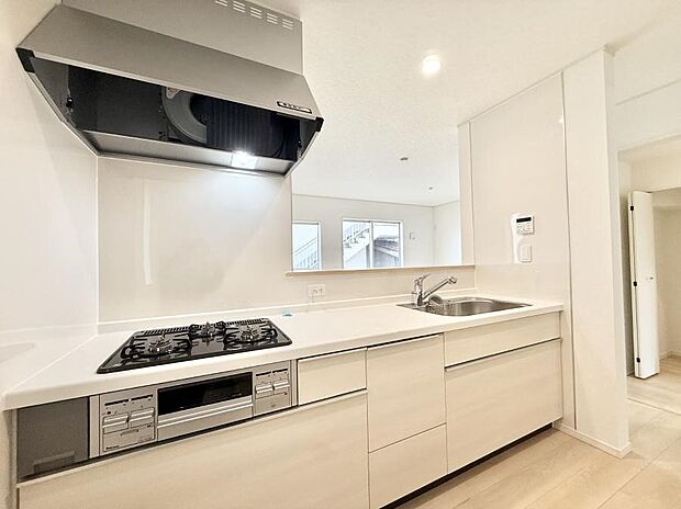 ■シンプルで機能的、毎日使いやすいキッチン