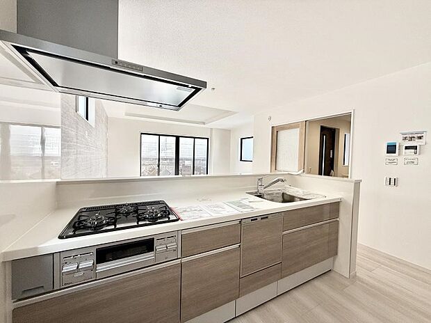 ■シンプルで機能的、毎日使いやすいキッチン