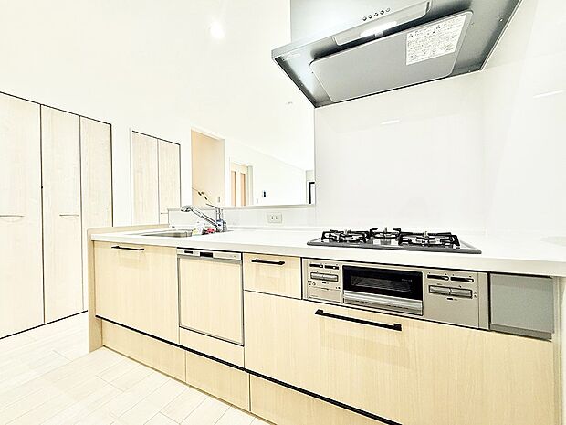 ■シンプルで機能的、毎日使いやすいキッチン