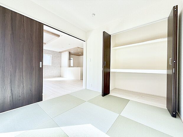 1号棟 ■落ち着いた色合いのお部屋で穏やかな時間を楽しめます