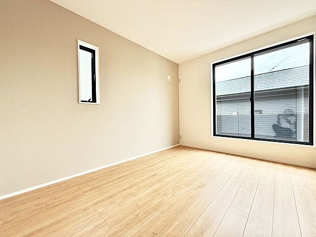 2号棟 ■落ち着いた色合いのお部屋で穏やかな時間を楽しめます