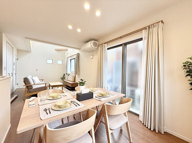 【リビングダイニング】■大切な人と過ごす、あたたかいひととき