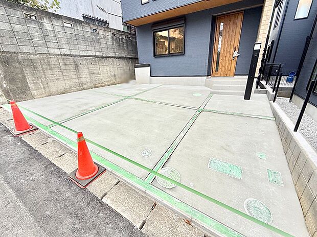 【駐車場】■快適な駐車スペースで安心