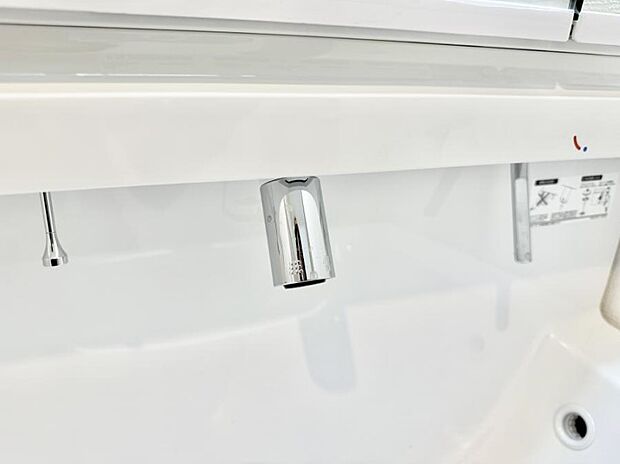 【ハンドシャワー付洗面台】■手洗いや顔を洗う時も快適に使える便利なシャワー