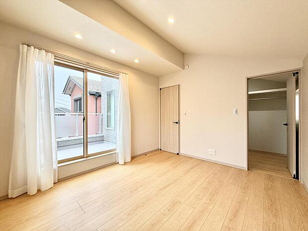 【洋室】■静かな洋室で読書や趣味に集中できる場所