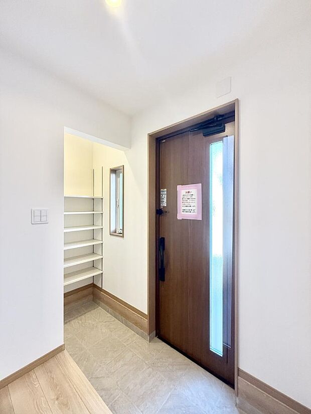 【玄関】■ ここから始まる一日、すっきり整った玄関