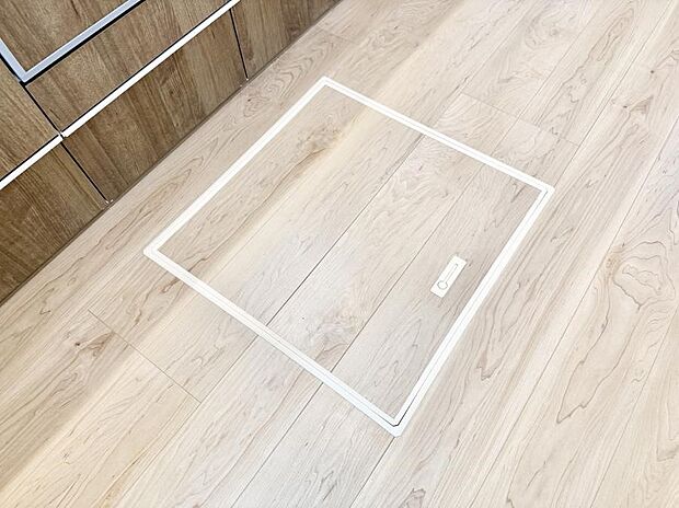 【床下収納】■隠れた収納スペースで家全体がスッキリ