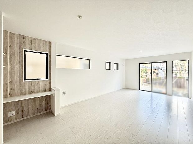 【リビング】■家族の時間を彩る、快適で癒される空間