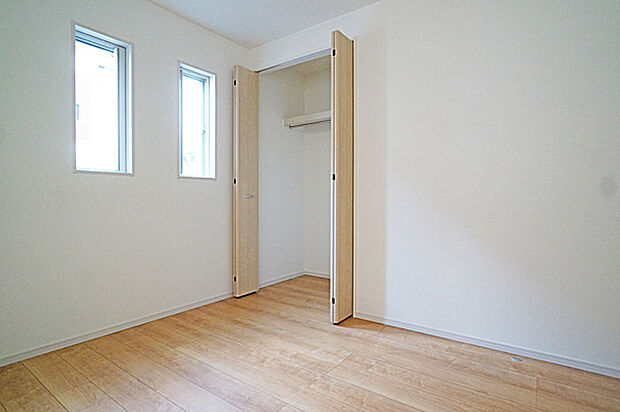 【寝室】■家具をうまく配置すれば広々とした空間を使い動きやすく、リラックスした時間が過ごせます