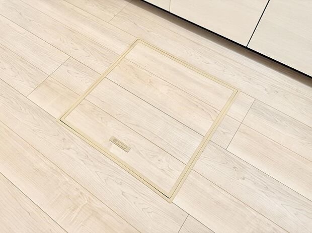 【床下収納】■季節物など簡単に収納でき便利